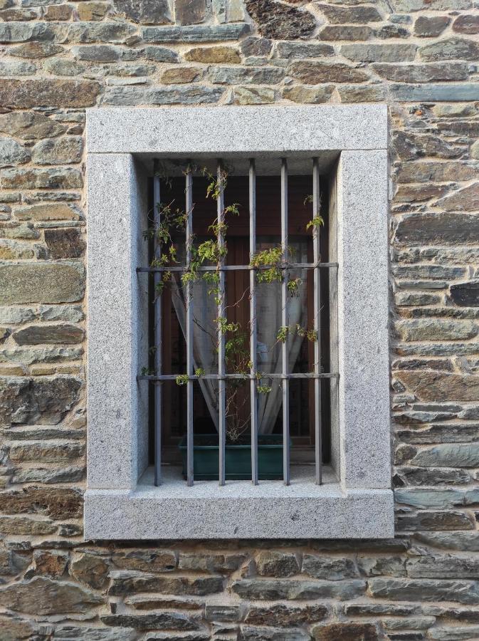 Castellanos de Villiquera Vinarius, Posada Rural المظهر الخارجي الصورة