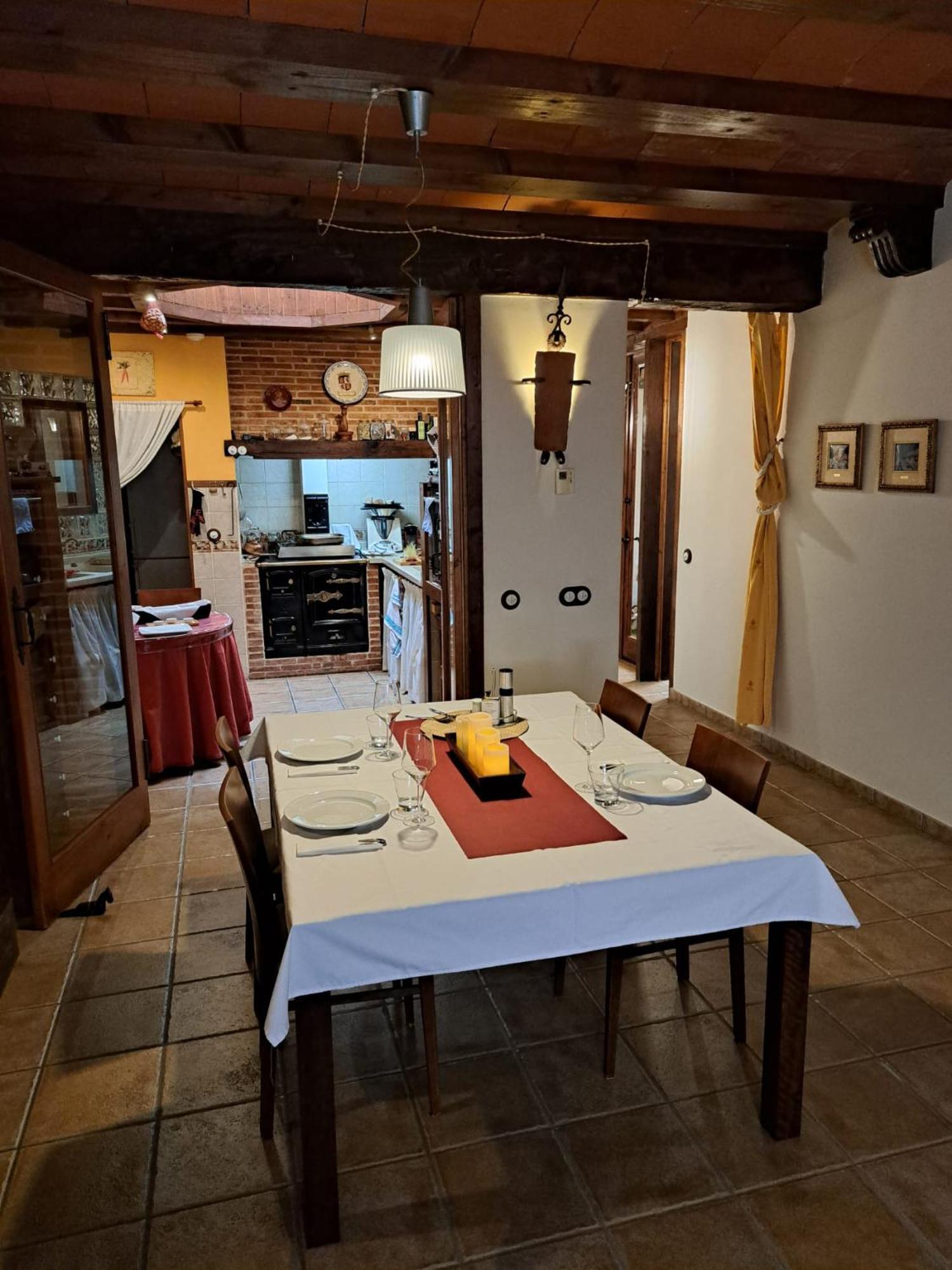 Castellanos de Villiquera Vinarius, Posada Rural المظهر الخارجي الصورة